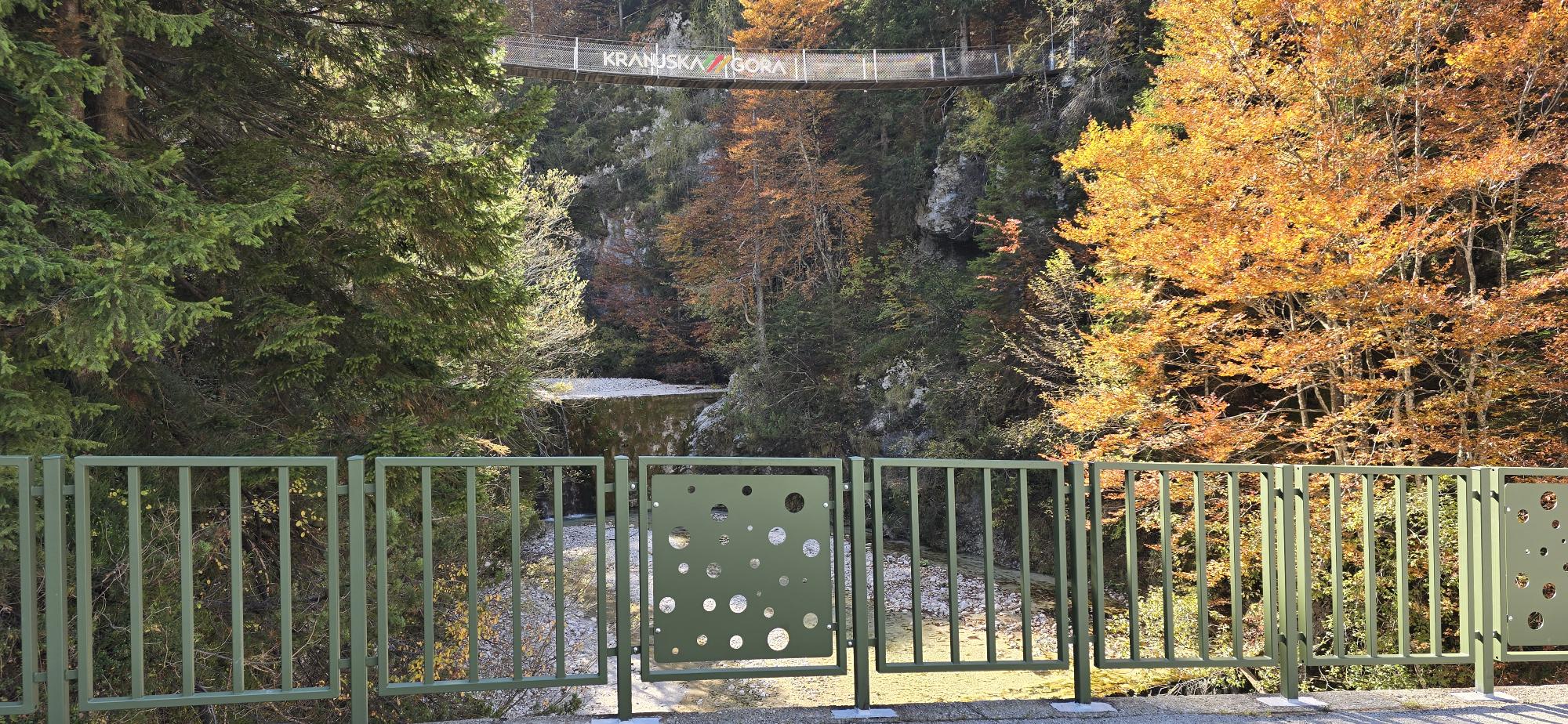 Mostna ograja pri jezeru Jasna_2